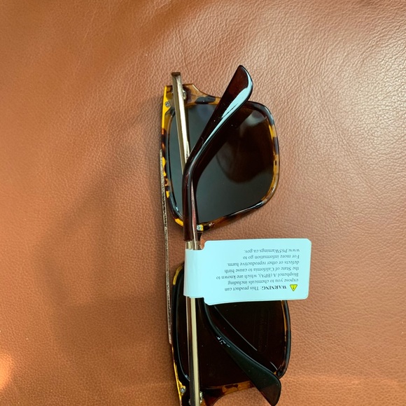 Sunglasses - Picture 3 of 4